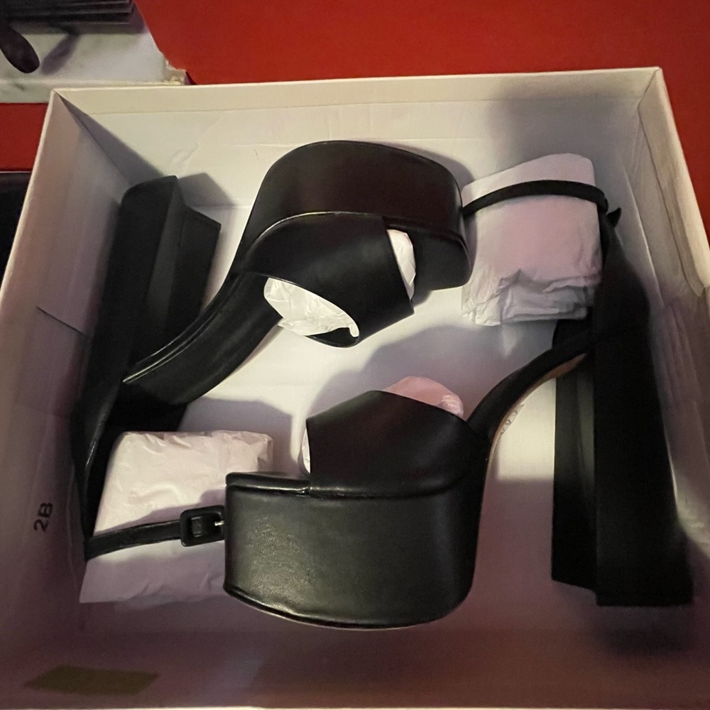 Schutz Lenne Blk Nappa Leather Sandal 9.5 NIB - Picture 4 of 11
